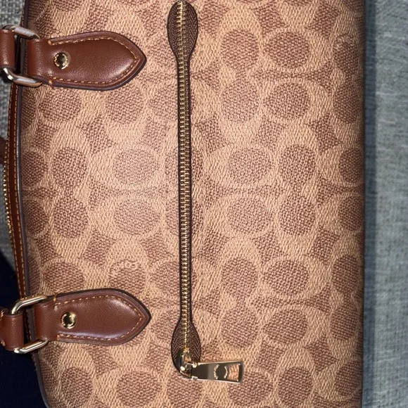 Coach Rowan Signature Canvas Medium in Gold/Tan/Brown - Picture 2 of 7